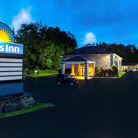 Days Inn By Wyndham Donegal Dış mekan fotoğraf