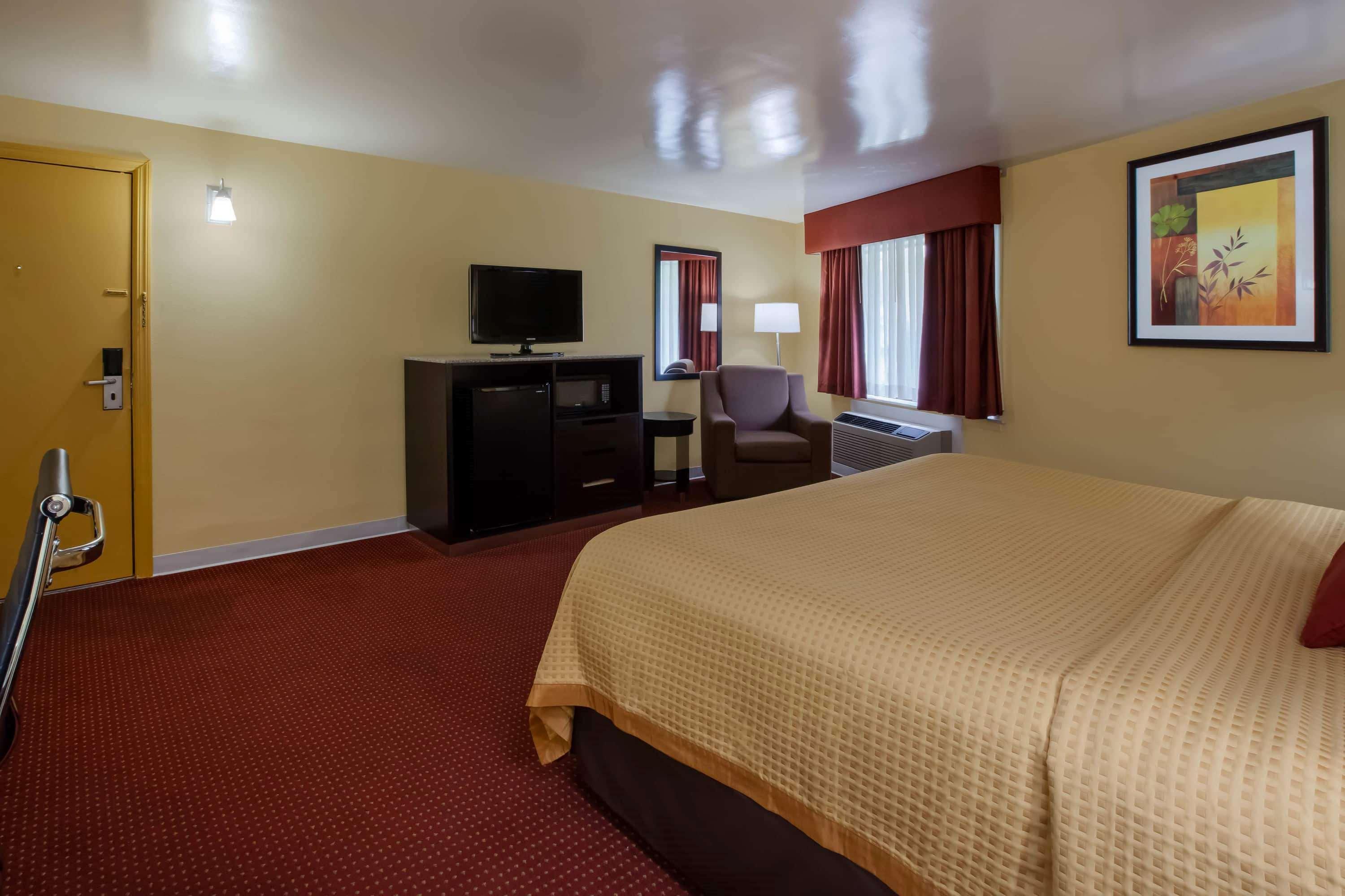 Days Inn By Wyndham Donegal Dış mekan fotoğraf