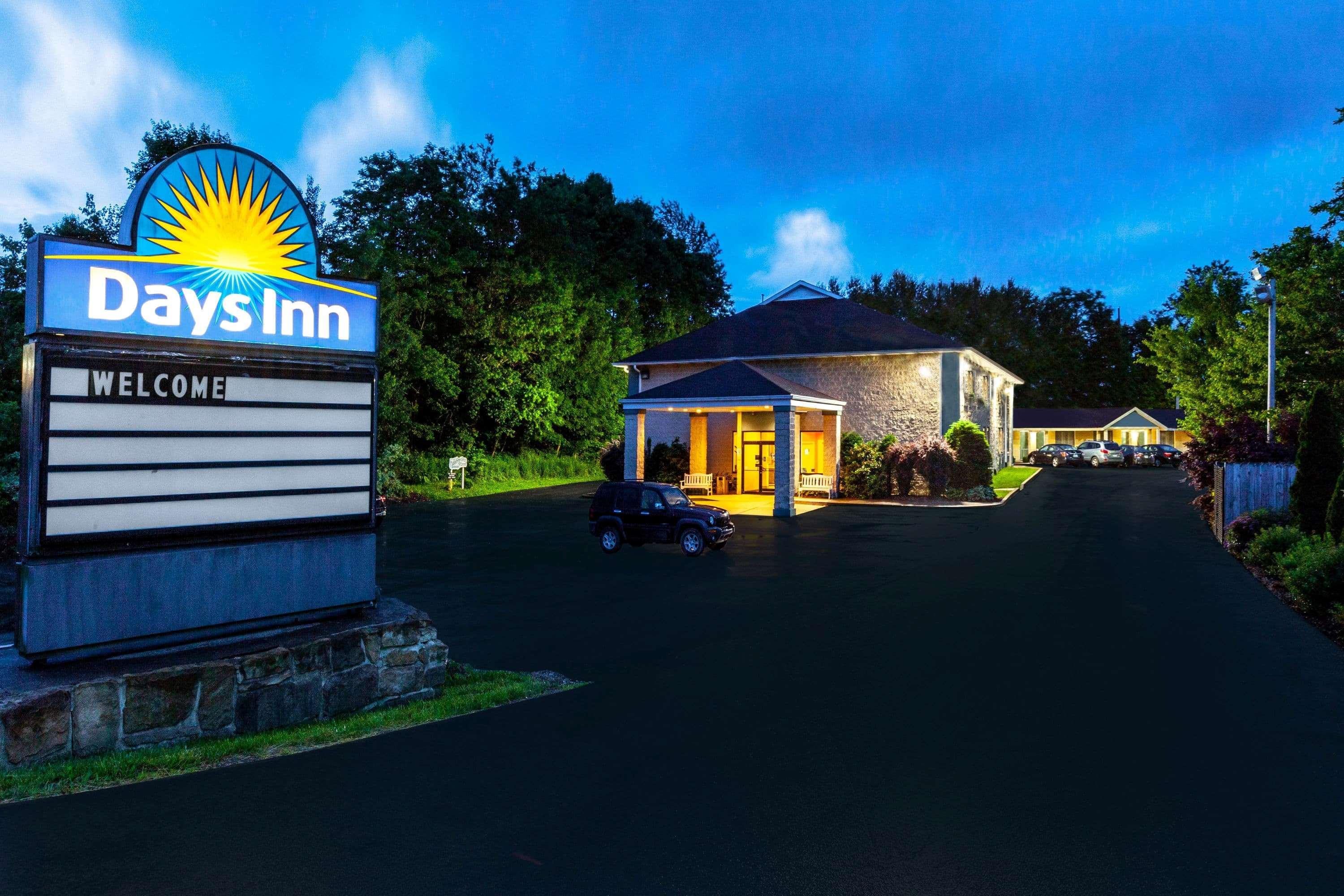Days Inn By Wyndham Donegal Dış mekan fotoğraf